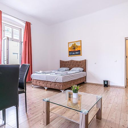 6 Min To Amusement Park - Economy Rooms In Shared Apartment 비엔나 외부 사진
